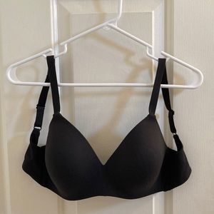 NWOT Wacoal black wire free bra